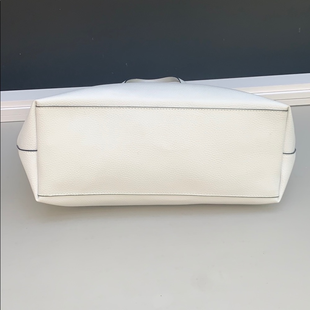 Victoria’s Secret tote white large leather bag. - Picture 5 of 8